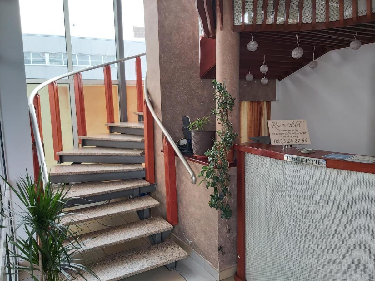 Hotel River Târgu Jiu Εξωτερικό φωτογραφία