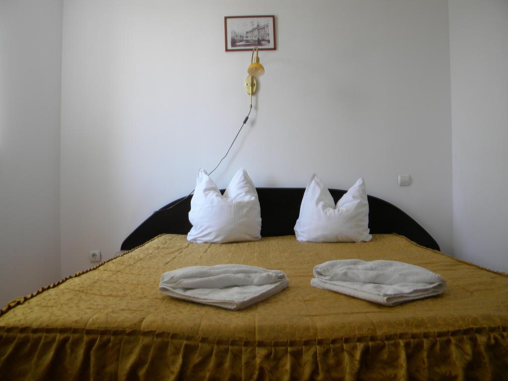 Hotel River Târgu Jiu Δωμάτιο φωτογραφία