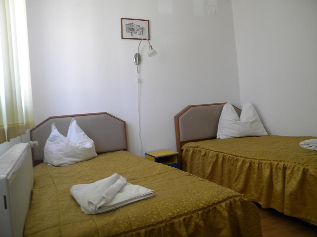 Hotel River Târgu Jiu Δωμάτιο φωτογραφία