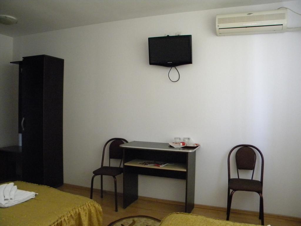Hotel River Târgu Jiu Δωμάτιο φωτογραφία