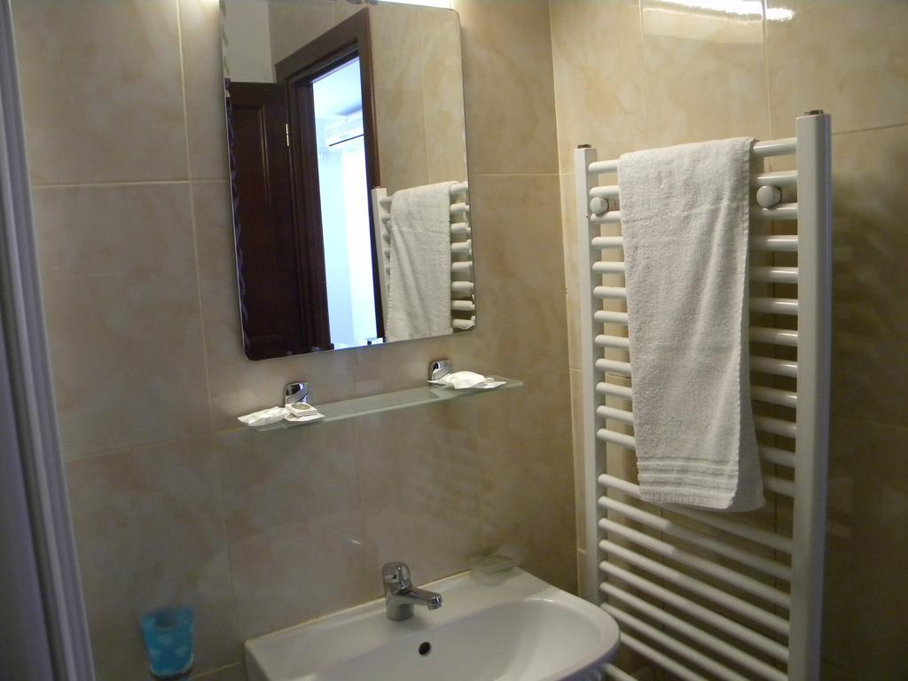 Hotel River Târgu Jiu Δωμάτιο φωτογραφία